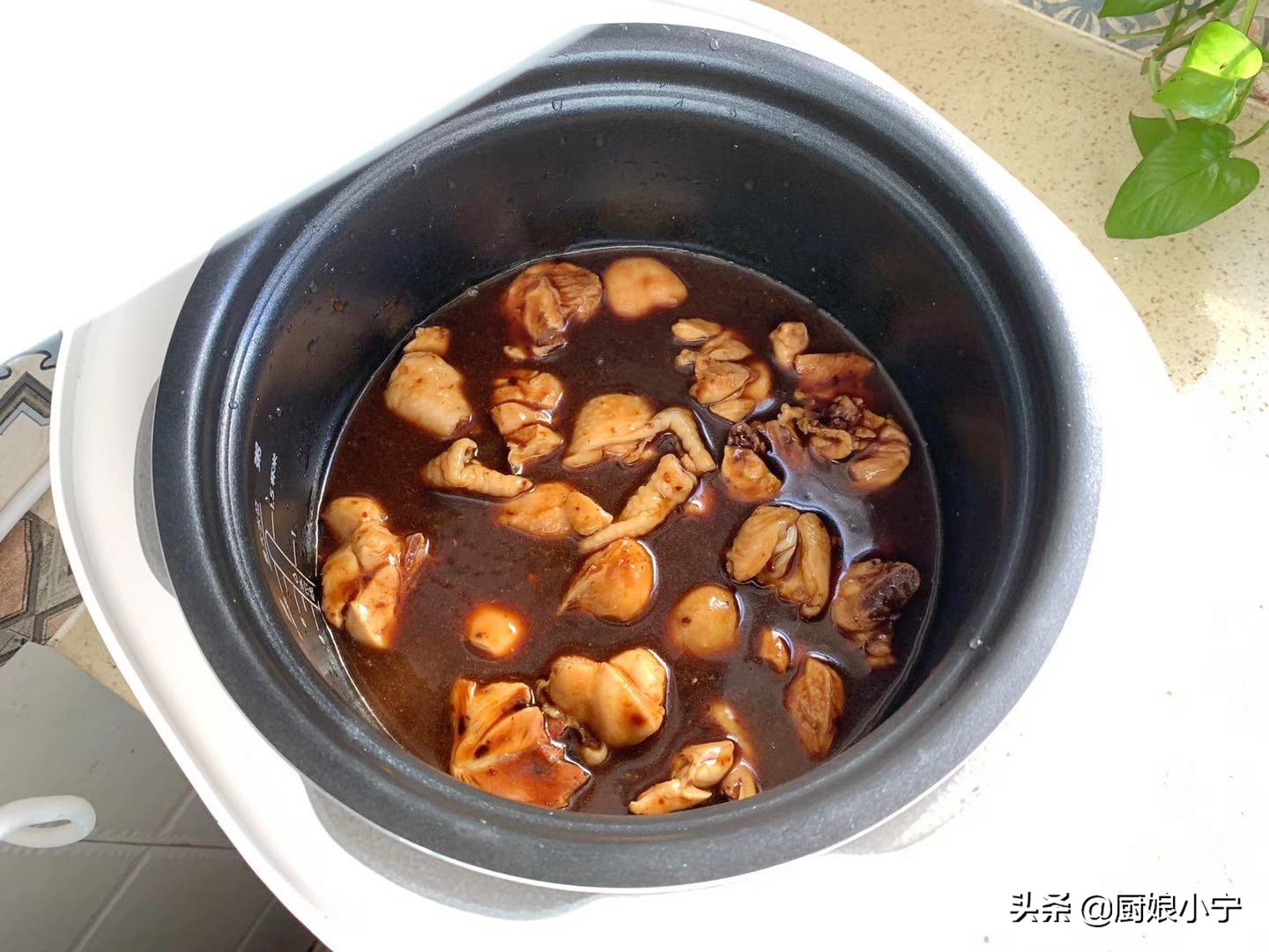 冷冻鸡肉怎样做才能嫩滑爽口,冰冻鸡肉焯水后怎么炒好吃