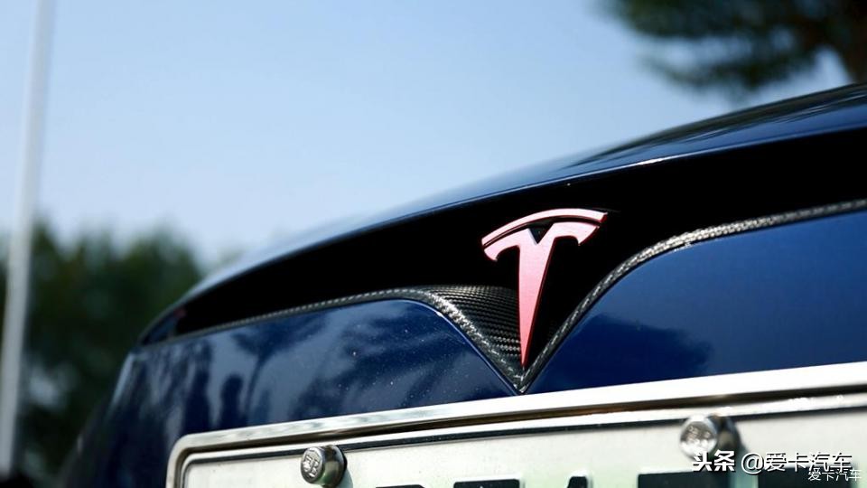 老款特斯拉modelsp100d续航,第一次买车特斯拉