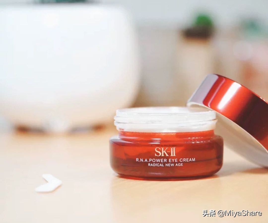 贵妇眼霜测评红黑榜,sk2跟娇兰眼霜哪个好用