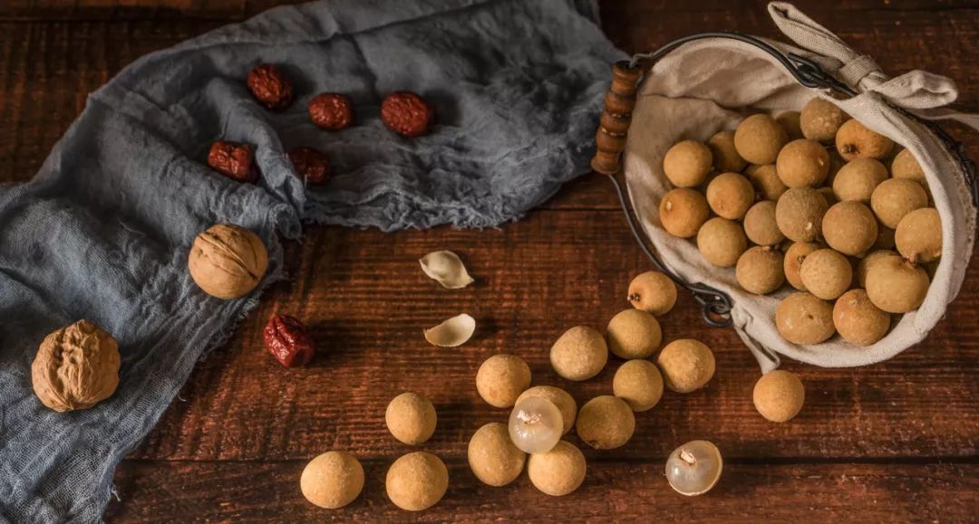 月经量少颜色发暗是什么原因,月经量少而呈点滴状是什么原因