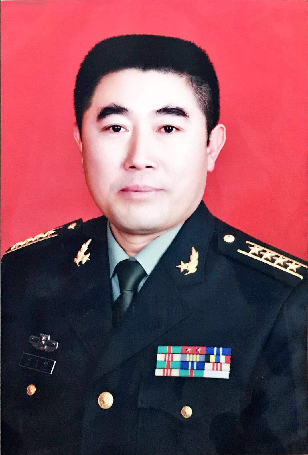 野草诗社理事会向全体诗友和关心、支持诗社的社会各界朋友拜年！