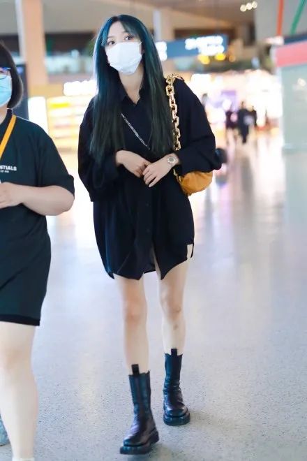 程潇包春卷,程潇背的包