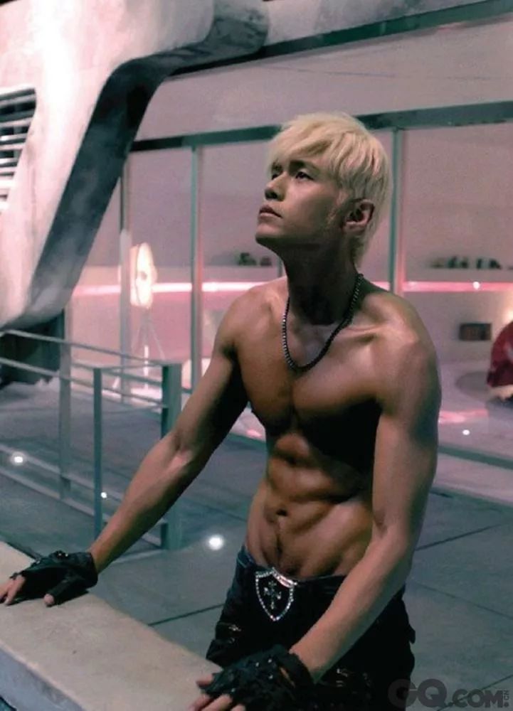 亲爱的热爱的韩商言腹肌,韩商言露出全部腹肌