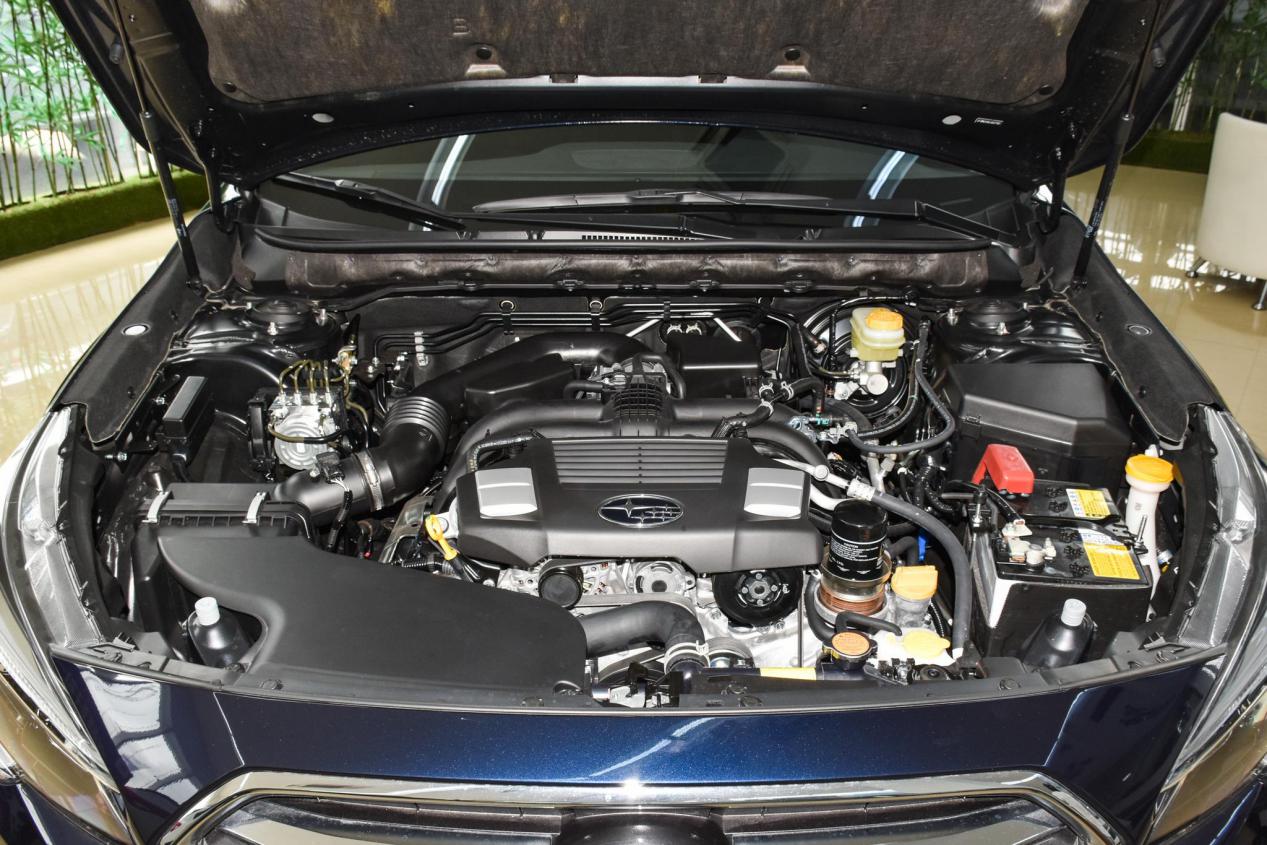 斯巴鲁力狮四驱油耗与竞品比较,斯巴鲁力狮水平对置6缸