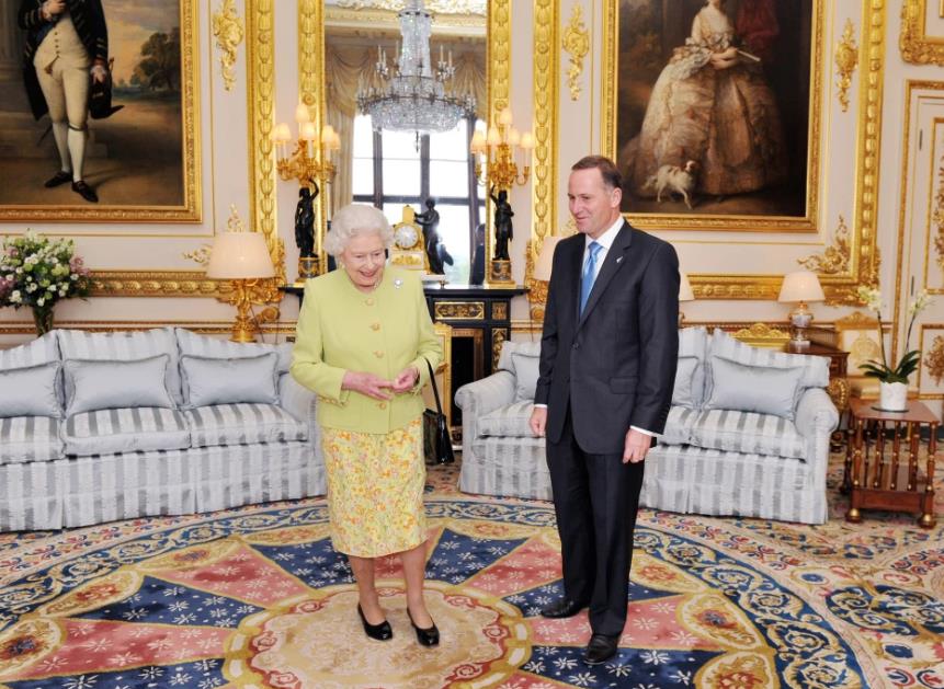 当王室成员打开大门在家里拍照时,我们才终可以一睹他们的豪宅