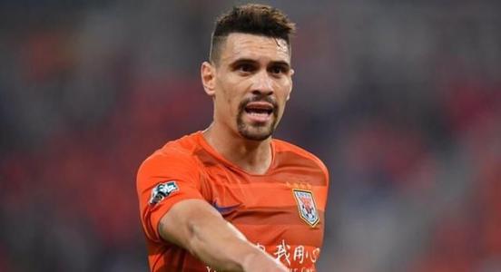 山东鲁能足球宝贝和球员,中超鲁能中场大将