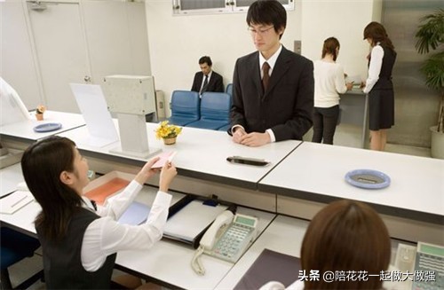 银行有存款人去世了需要什么证明,去世人钱存银行银行会通知家属吗