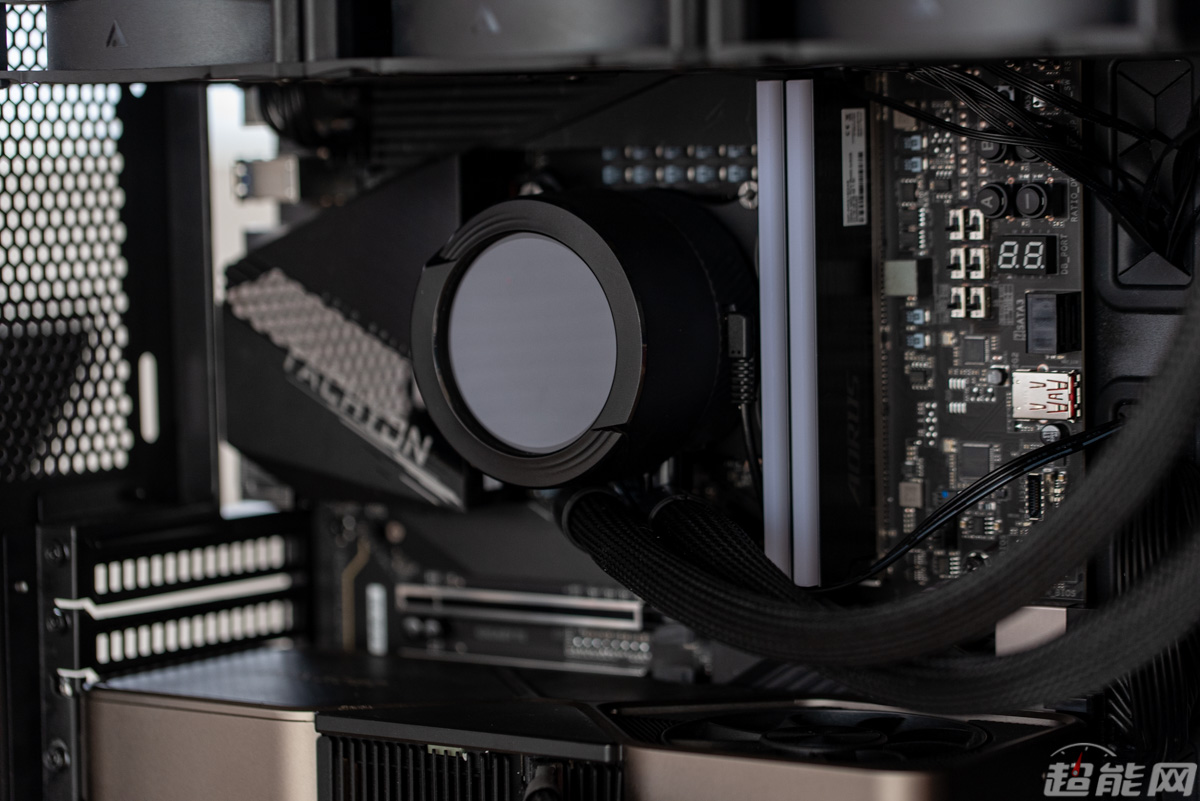 技嘉360水冷对比评测,技嘉水雕360水冷2代和一代的区别