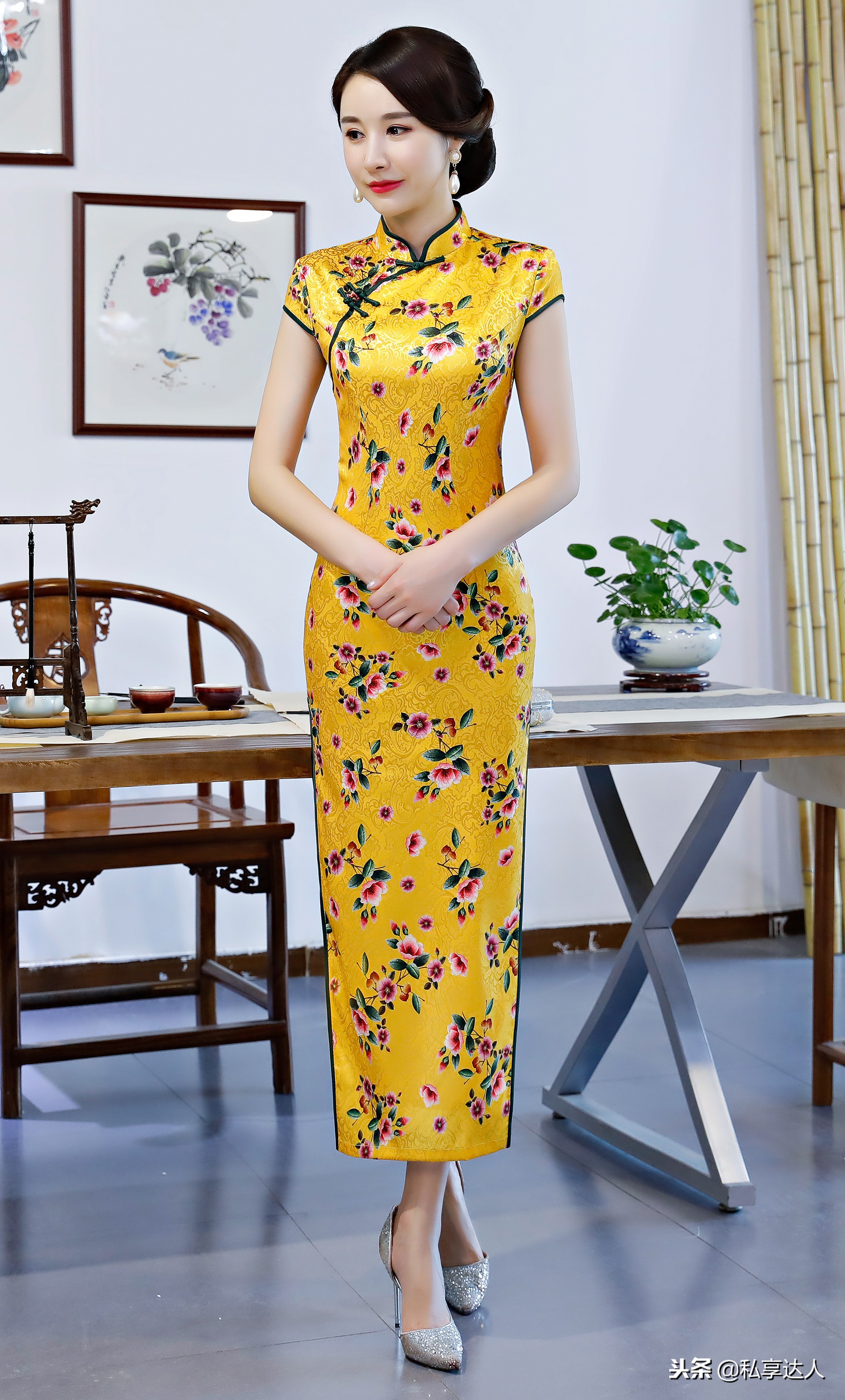 旗袍长款裙洋气高端,旗袍裙显出女性的温柔