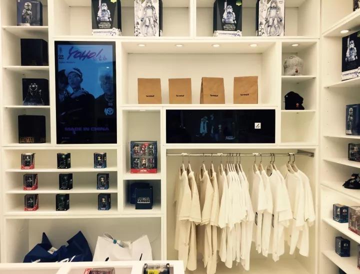 媒体+零售线上线下一体的Yoho集合店，年轻潮人们的集合地！