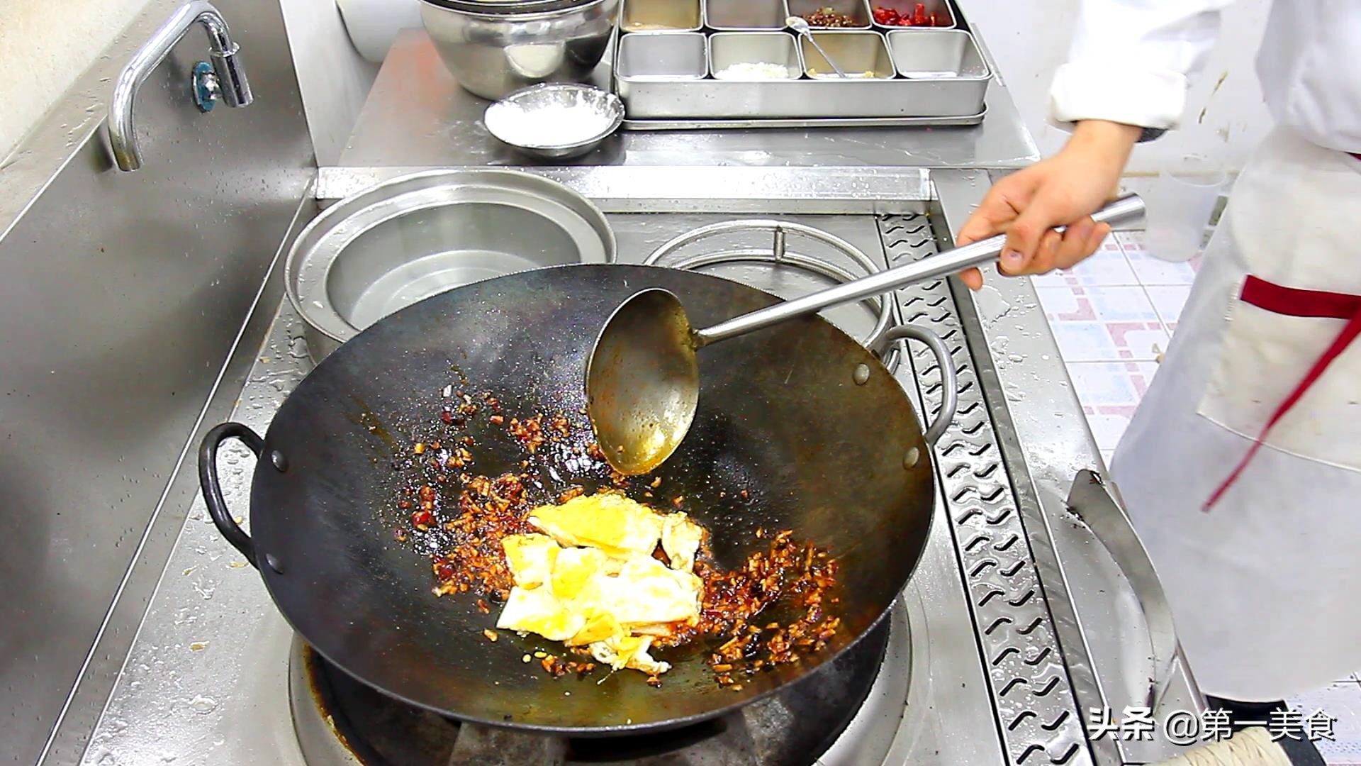 鸡蛋煎了再炒好吃吗,鸡蛋这样做真好吃不炒不煮