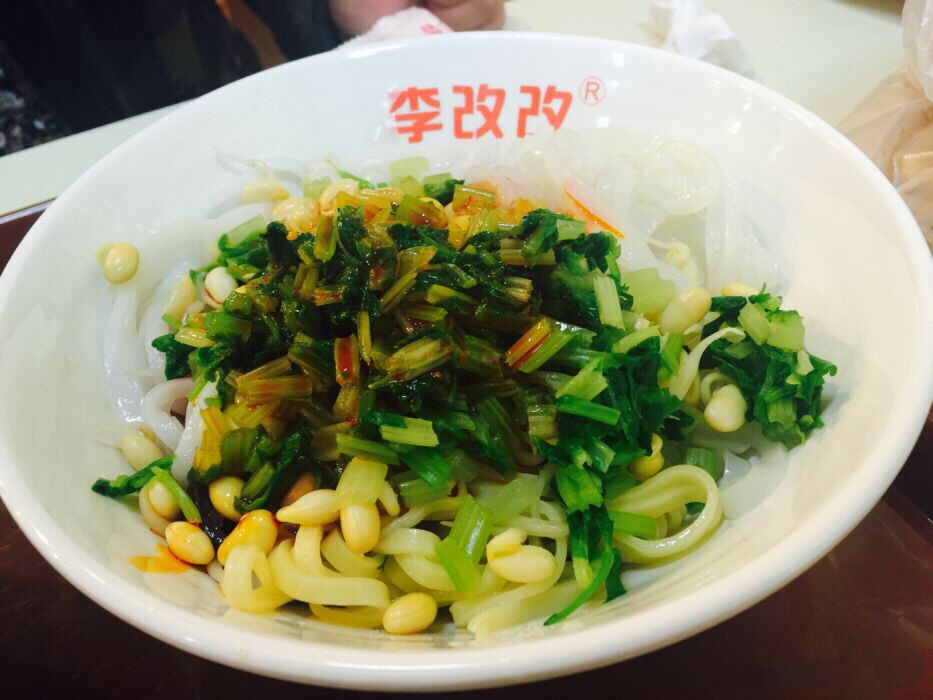 乌鲁木齐好吃的薄凉皮,乌鲁木齐当地人爱吃的凉皮