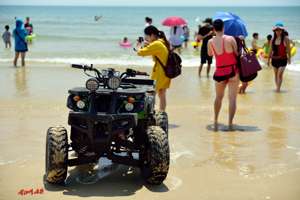 漳浦六鳌海滩上的风景,漳浦六鳌龙美湾抽象画廊