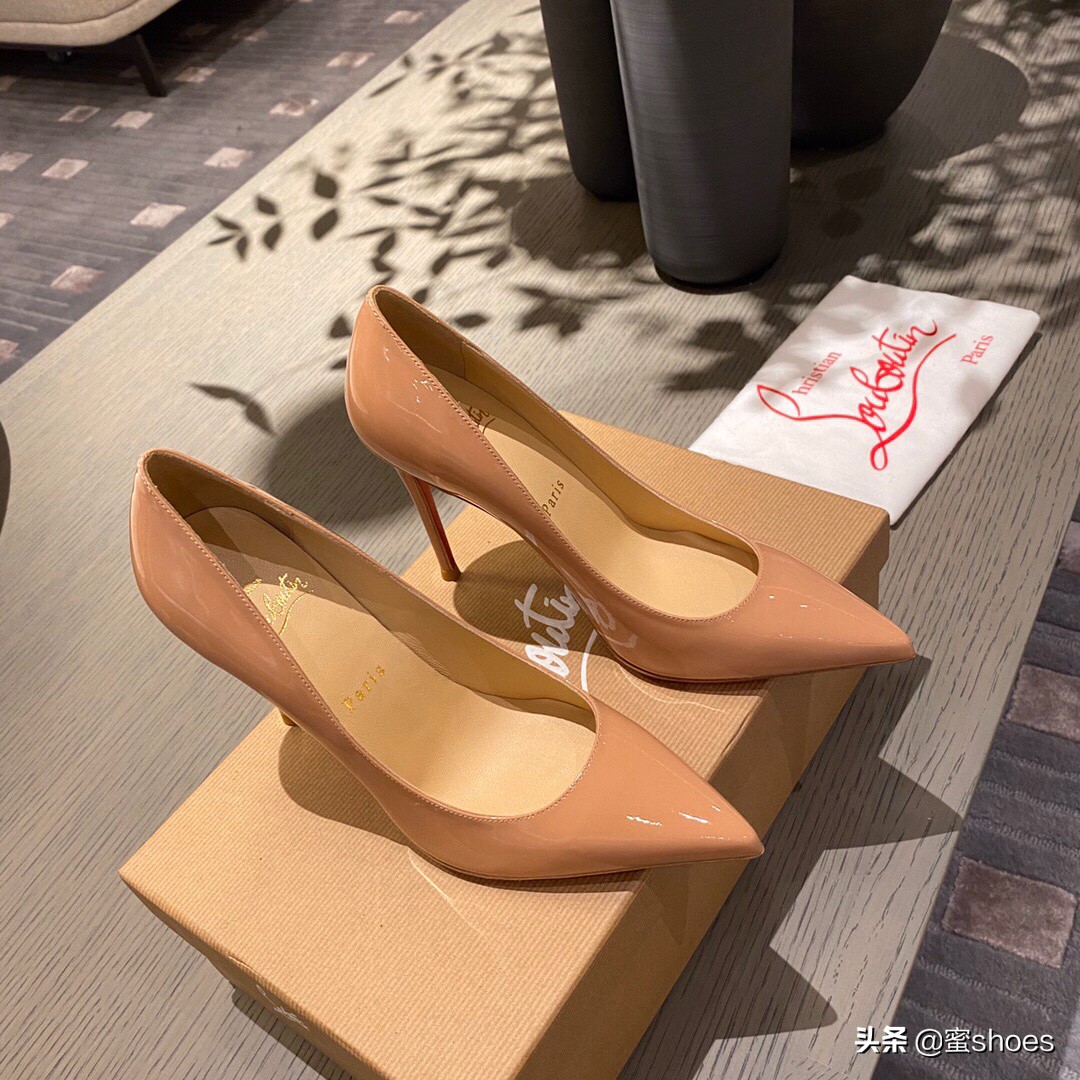 侧空尖头高跟鞋好穿吗,为什么有些人穿不了侧空的高跟鞋