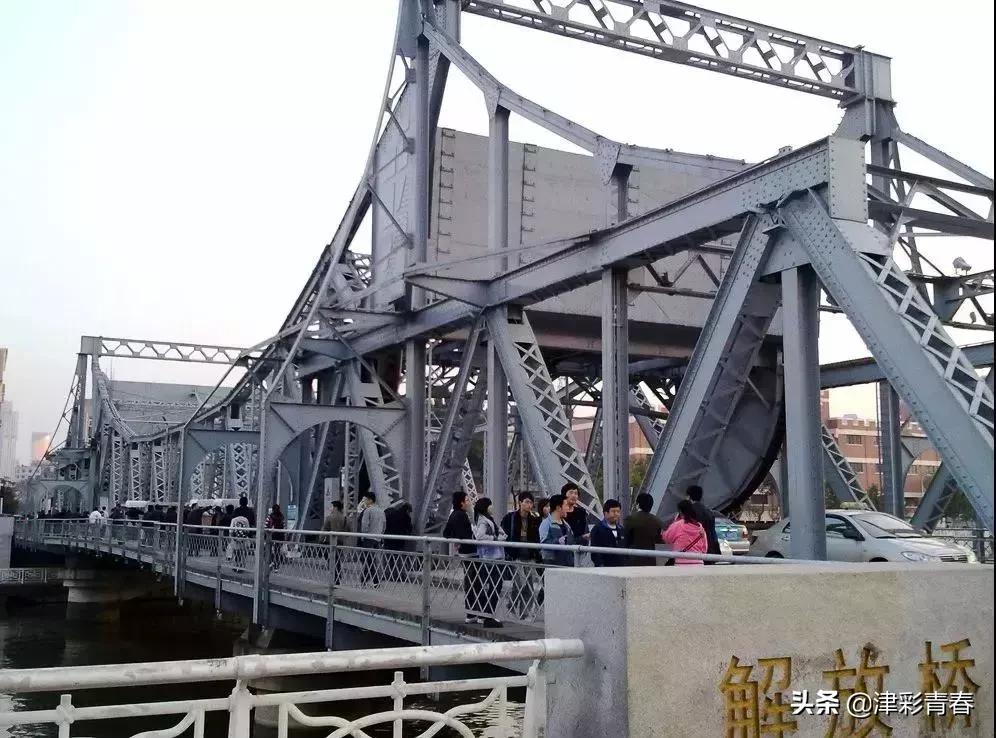 解放桥开启的精彩瞬间,天津解放桥开桥瞬间