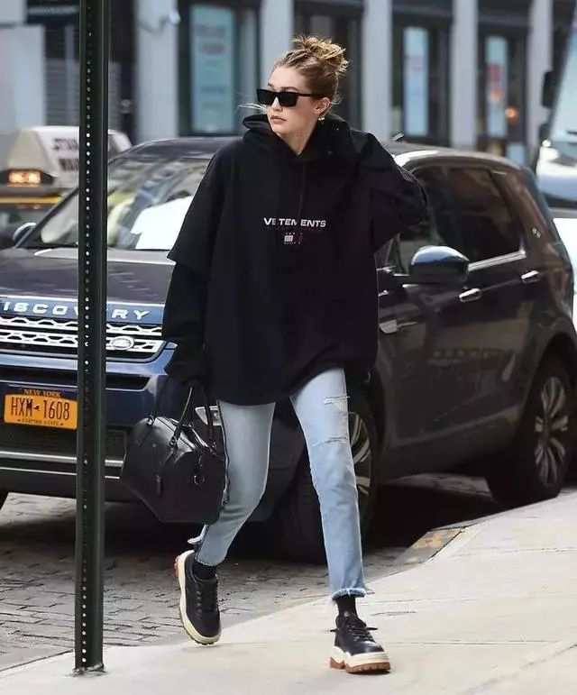 冬天的卫衣叠穿更时髦,连帽卫衣叠穿大法