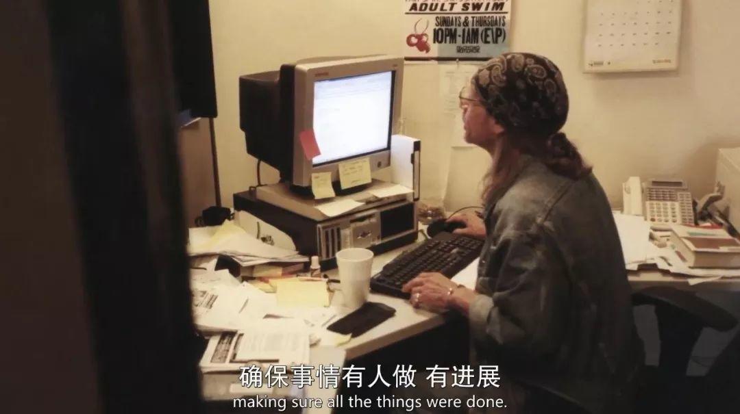 他把偶像拉下神坛