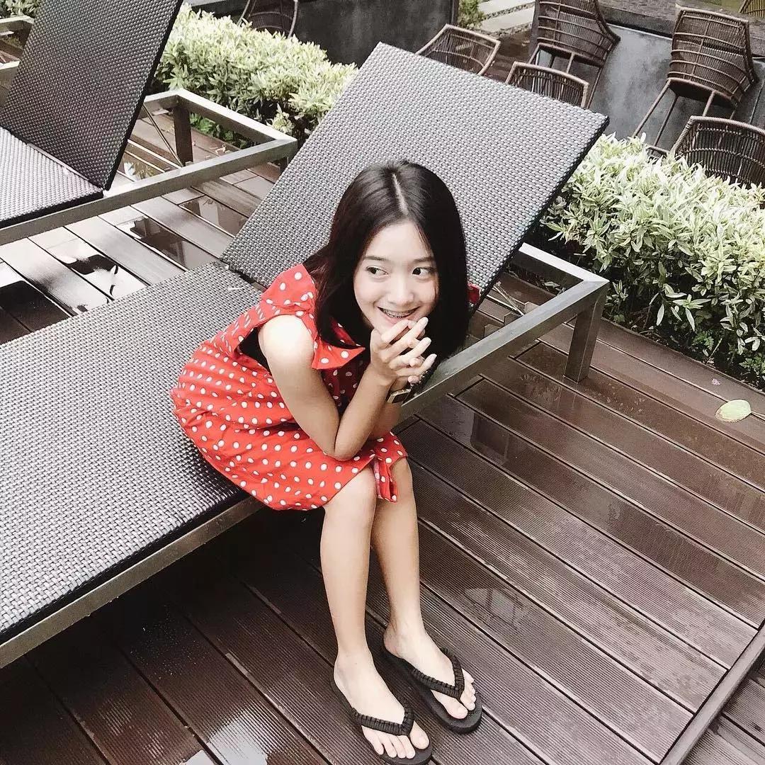 特别显高显腿长的拍照技巧,显腿长的拍照方法背影