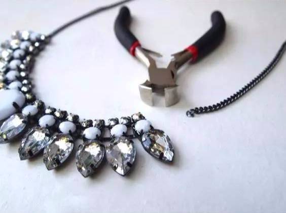 拿这个擦一擦包包，跟新买的一样