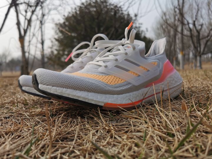 既能跑步又能上街的运动鞋