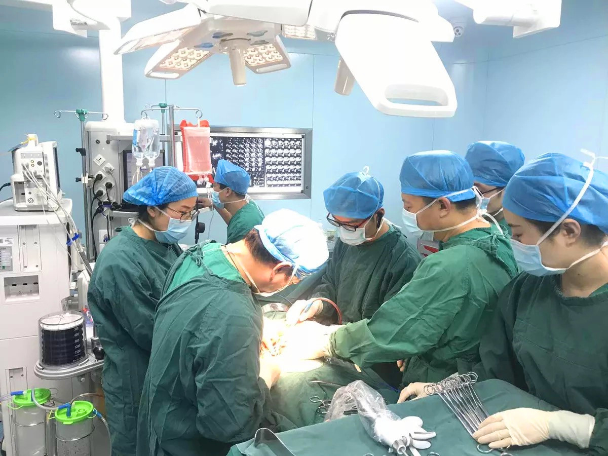 任彦顺博士医疗团队成功完成铜川首例“胆囊癌射频治疗术”