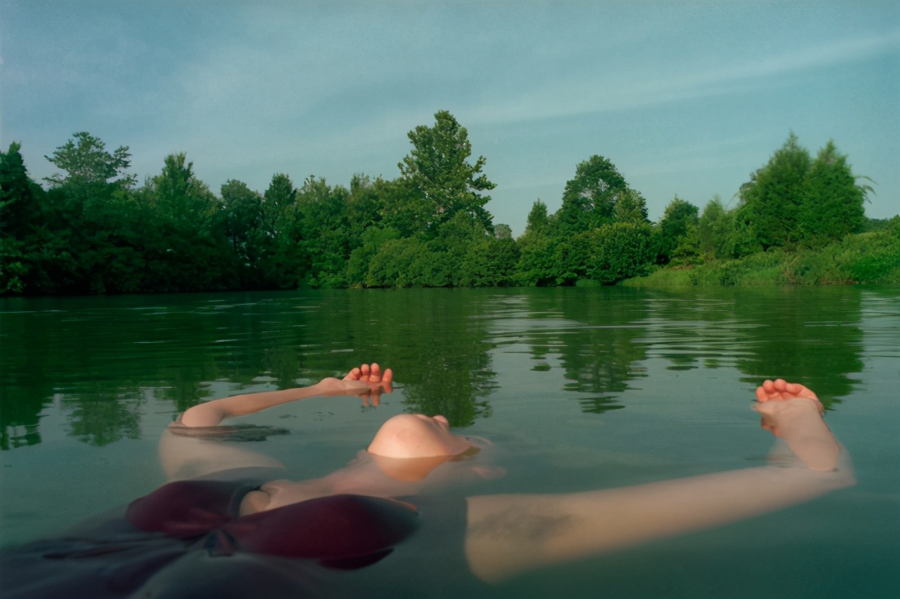 溺水死亡前有预兆吗,溺水死亡男性面朝上还是朝下