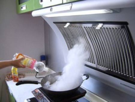 厨房的油烟怎么擦才干净,厨房油烟怎么去