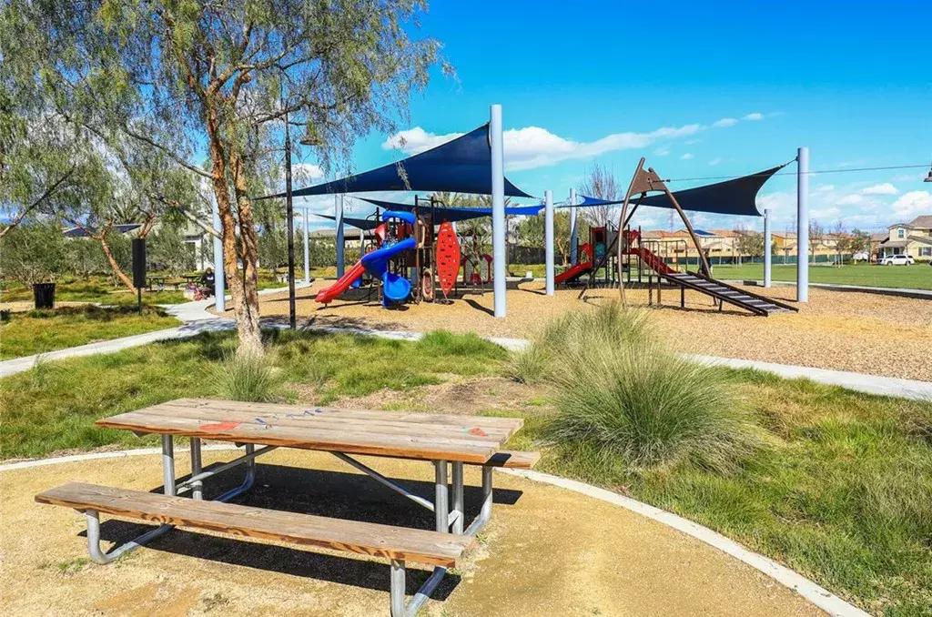 这地方三个月涨了4.1%！安大略高潜力值美房教你坐着赚钱！