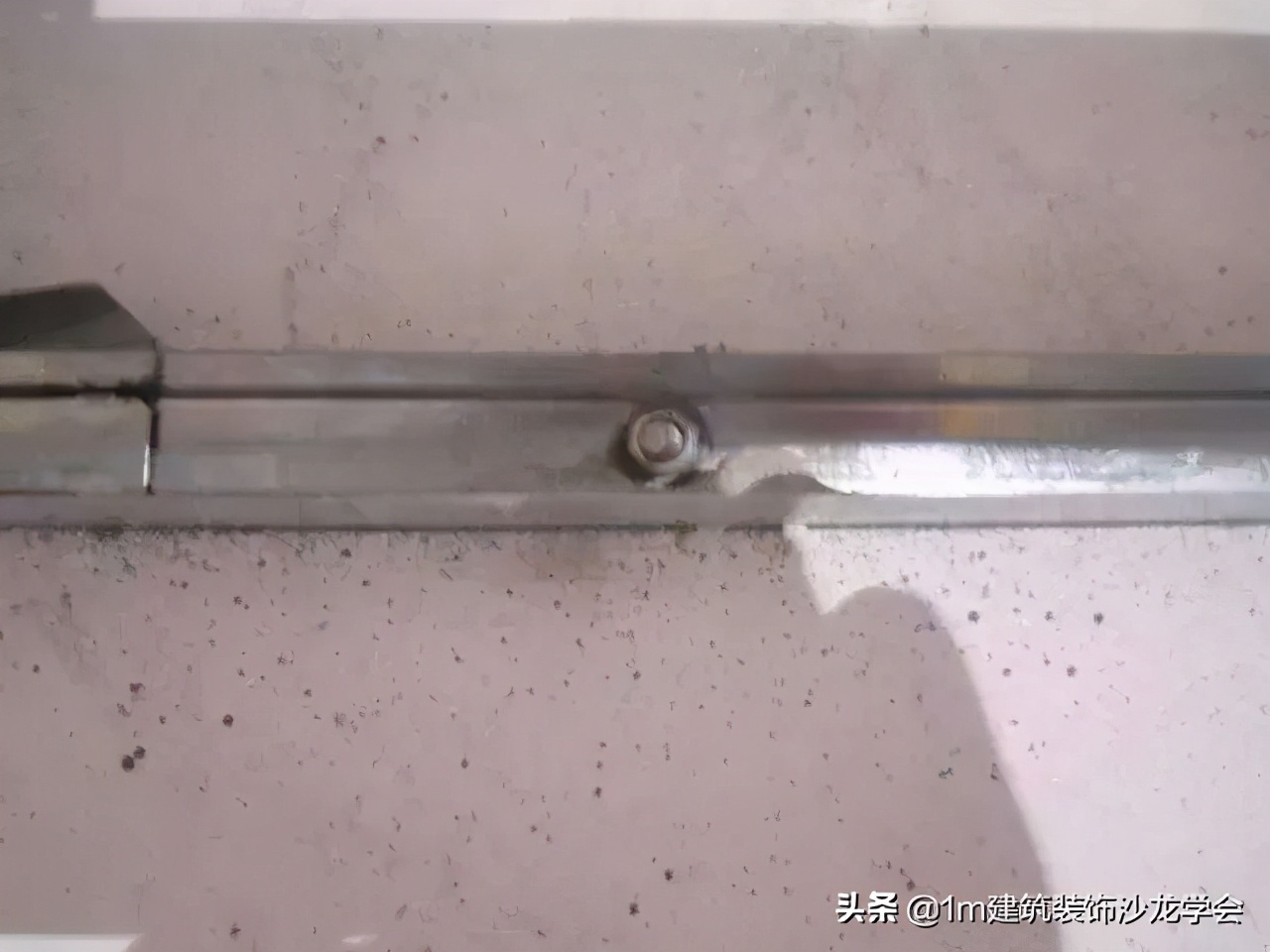 1.2米矿棉板安装教程,1米走廊吊顶施工