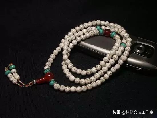 星月菩提手串玩着粘手是怎么回事,星月菩提手串有点粘手是怎么回事