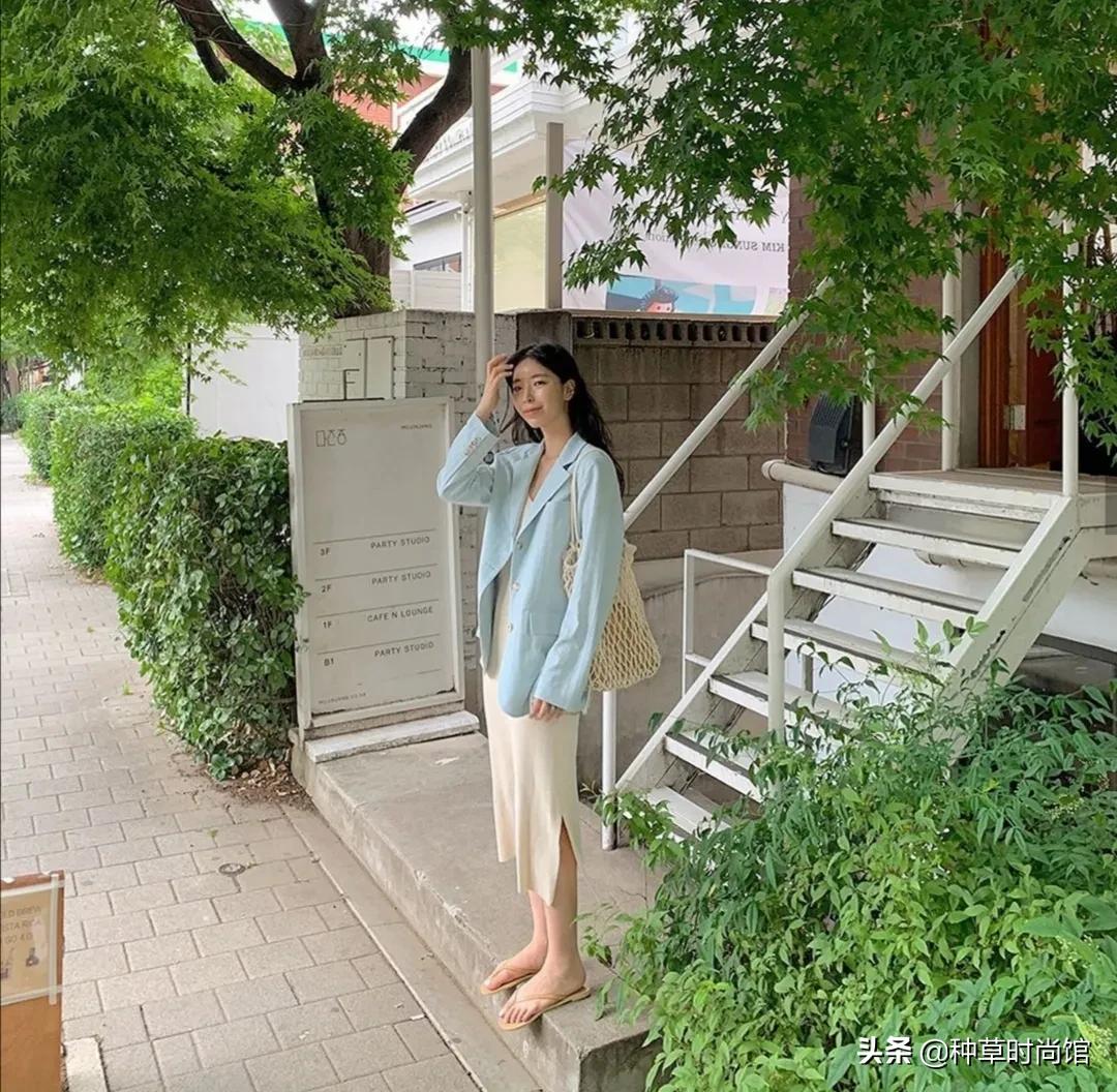 圆头羊皮凉鞋真皮凉鞋今夏最洋气,今夏最值得入手的4双网红凉鞋