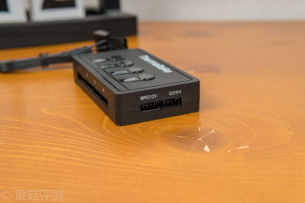 打造一款外观漂亮的机箱,从更换风扇开始——Tt玲珑RGB机箱风扇