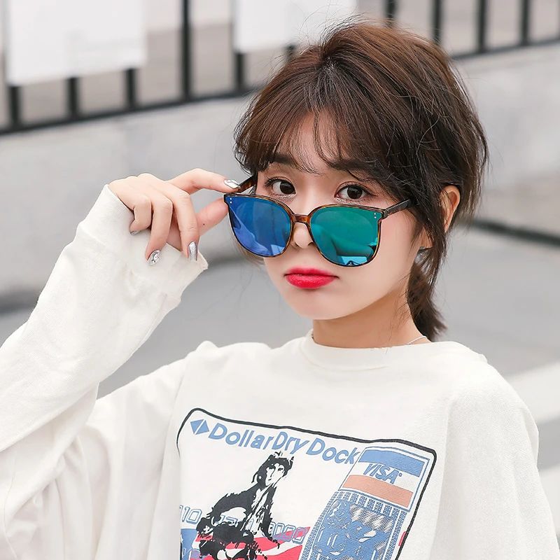 买了一个蓝墨镜,儿童墨镜7-12岁酷墨镜怎么选