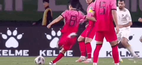 1-2，国足苦主倒下！89分钟被绝杀，3轮不胜陷入绝境，孙兴慜救主