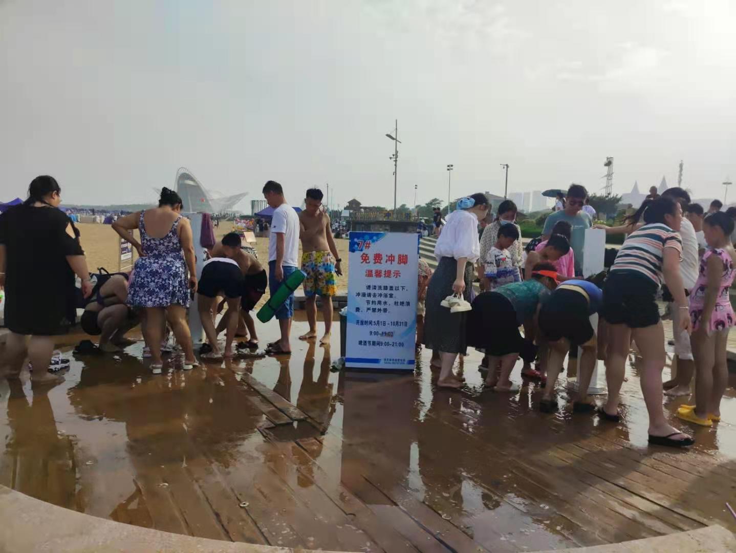 青岛金沙滩——亚洲第一滩，夏天人气火爆，美女扎堆，超级震撼