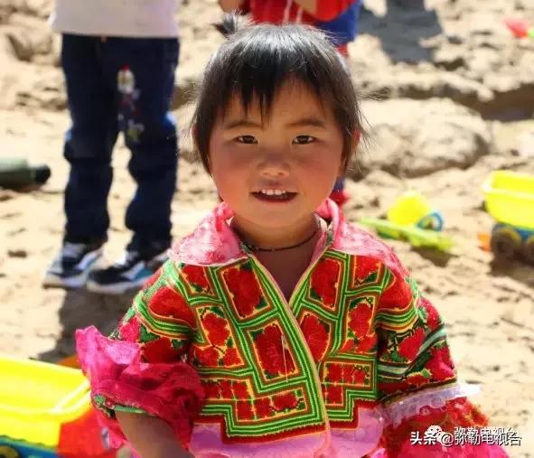 昆明弥勒人山人海,来弥勒玩人山人海