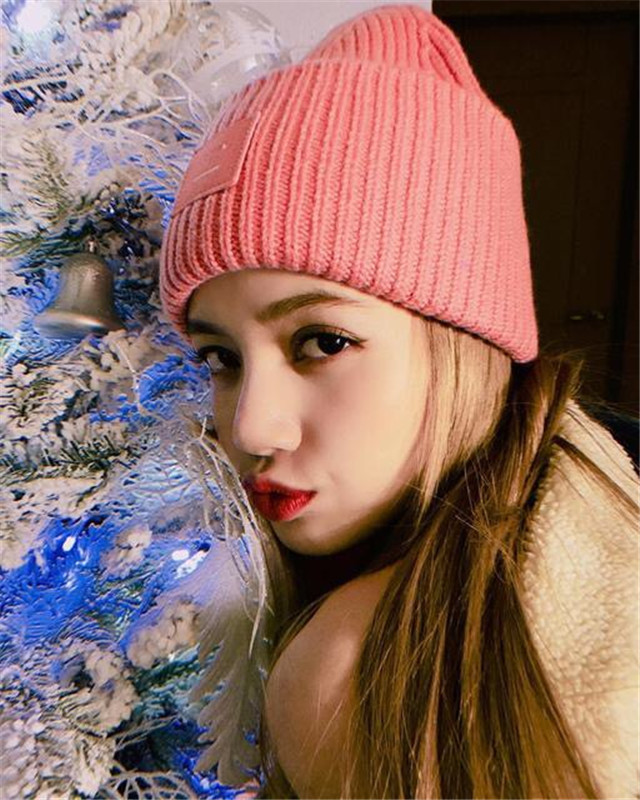 脸小适合戴哪种帽子好看,脸大的女生戴什么样帽子好看