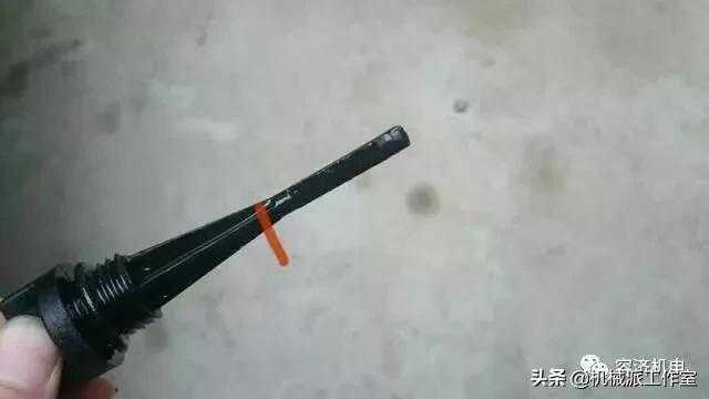 摩托车机油讲解视频,摩托车发动机机油加多了会怎样