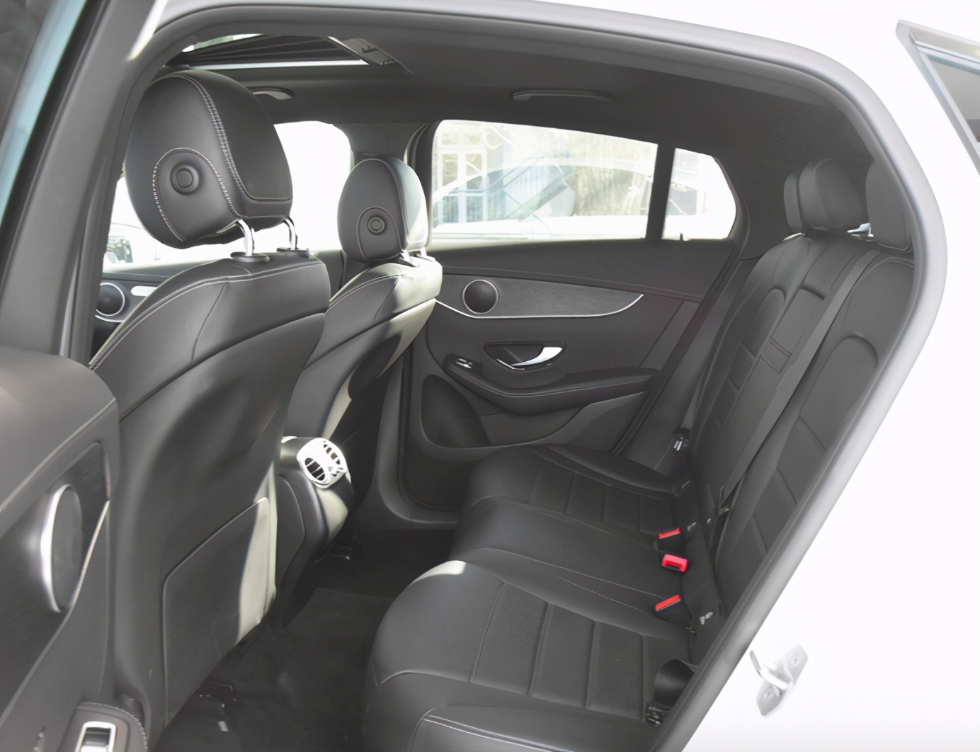 奔驰glc全新2024款还会降价吗,glc月销量