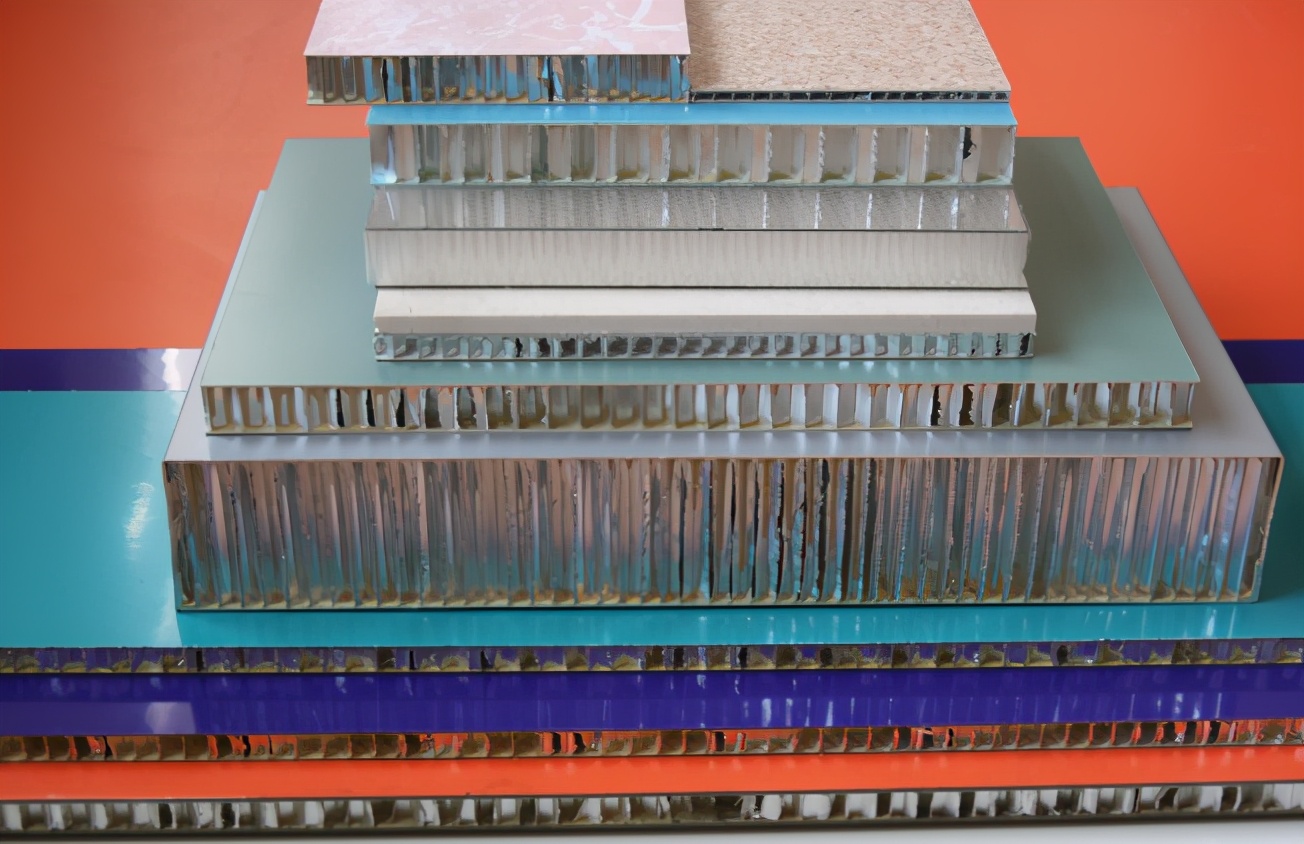 厨卫吊顶用蜂窝板还是石膏板好,铝扣板蜂窝板石膏板吊顶哪个好