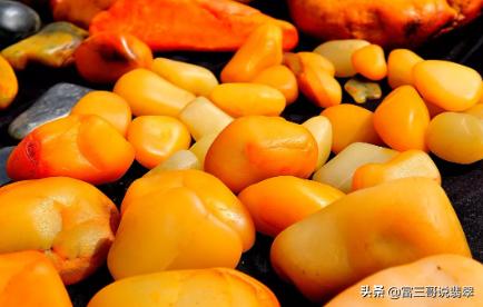 翡翠越阳越贵吗,翡翠最好的品种图片及价格全览