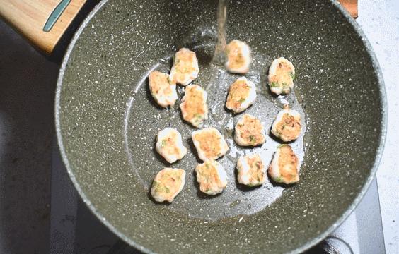 美食家庭版自制滑嫩虾丸简单便捷,在家做虾丸的方法
