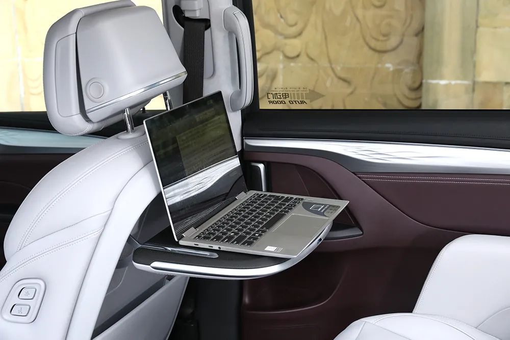 2022款别克gl8艾维亚礼贤版,别克2022款gl8艾维亚四座试驾