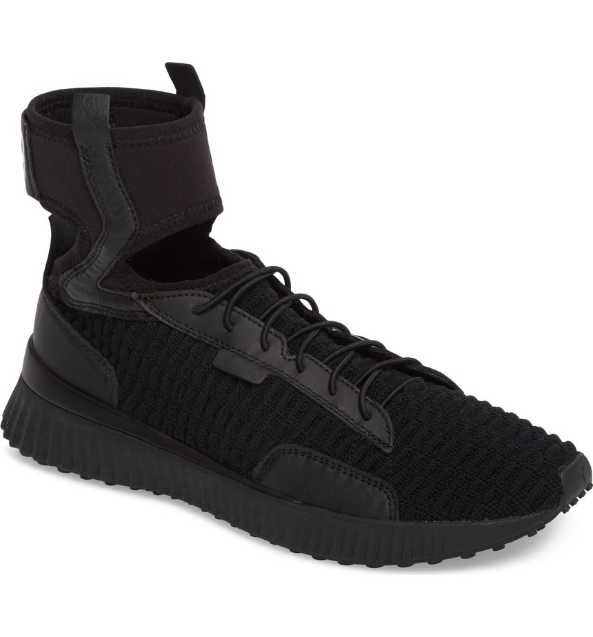 puma粉色蕾哈娜搭配袜子,puma蕾哈娜袜套