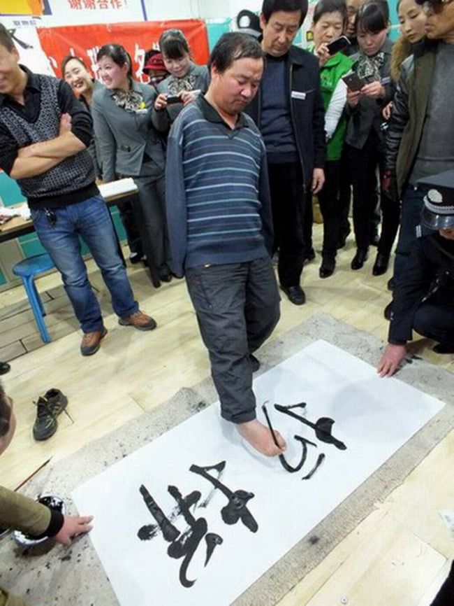 无臂青年夺得文科状元,无臂青年夺得当地状元考取名校