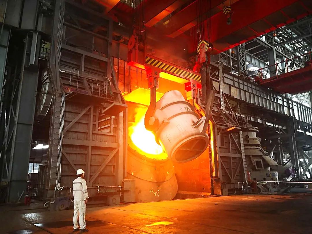 如果人掉进钢水里会不会痛,如果你掉进水里了会怎么样