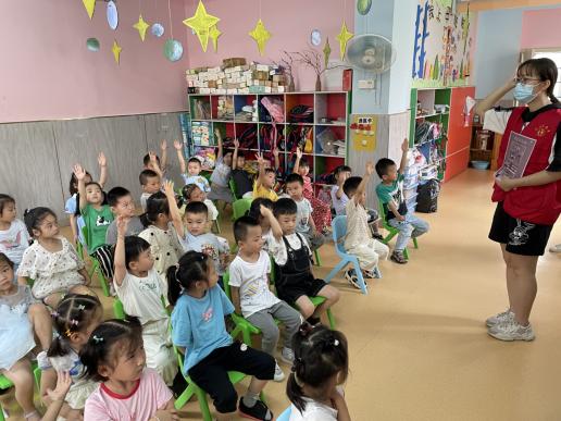 幼儿园安全宣传进社区,幼儿园新生入园安全教育第一课