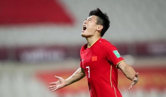 武磊压哨绝杀国足获12强赛首胜,武磊读秒进球