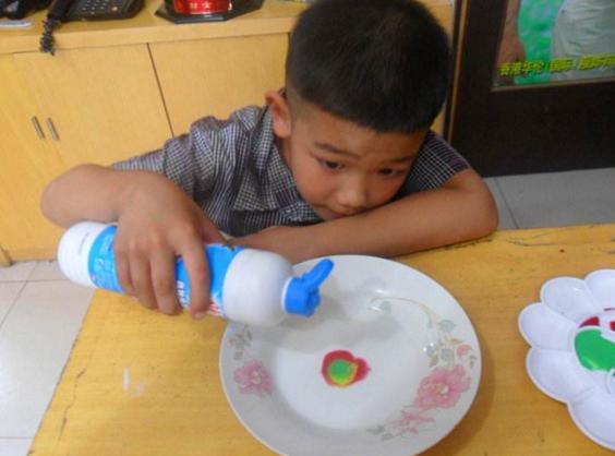 小朋友误食了洗洁精怎么办,三岁宝宝误食一口洗洁精有事吗