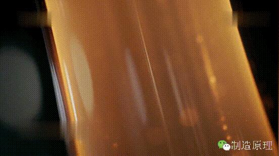 光纤是如何传输信号的呢,光纤是如何把光变成数据的